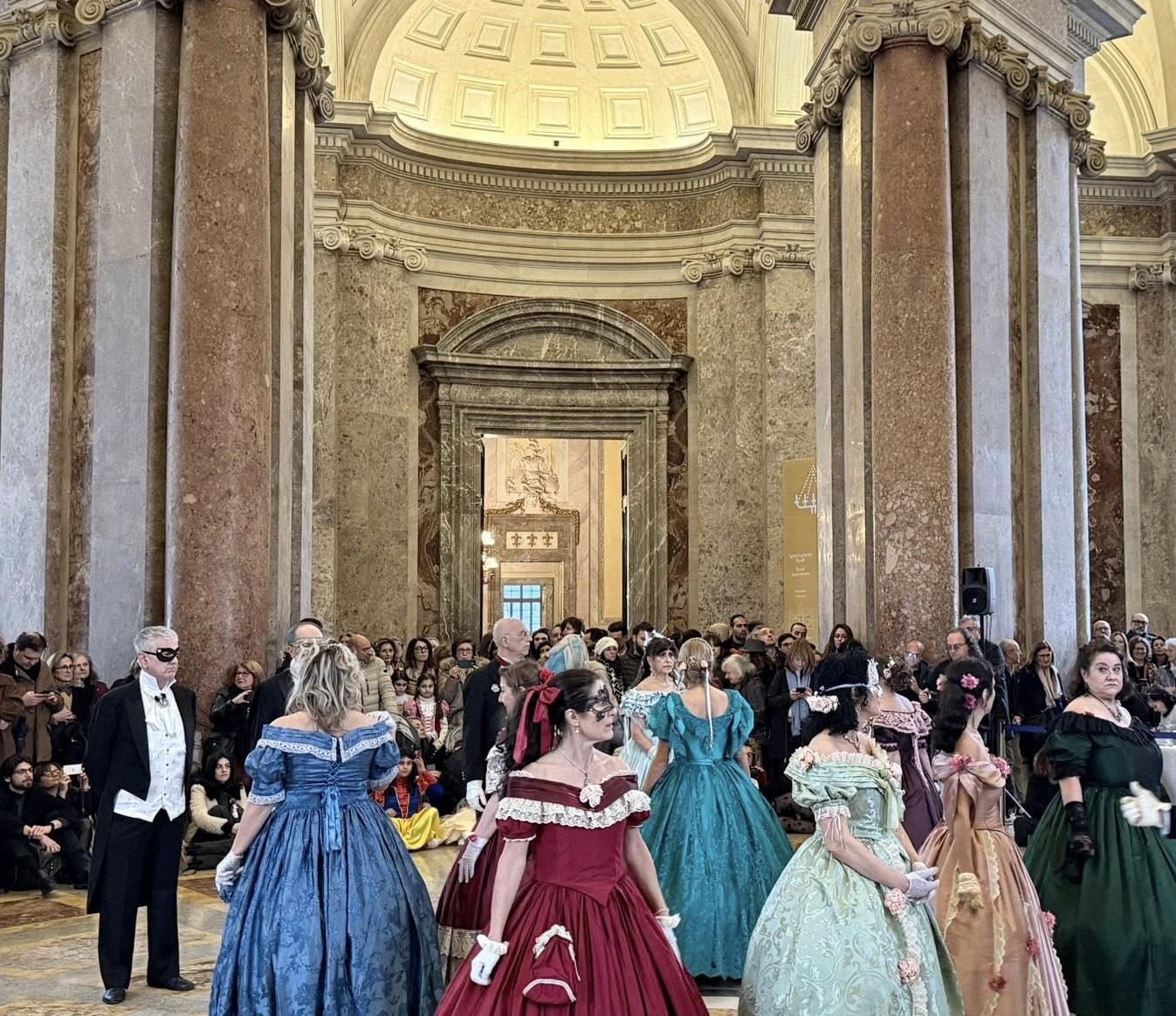 ballo mascherareggia